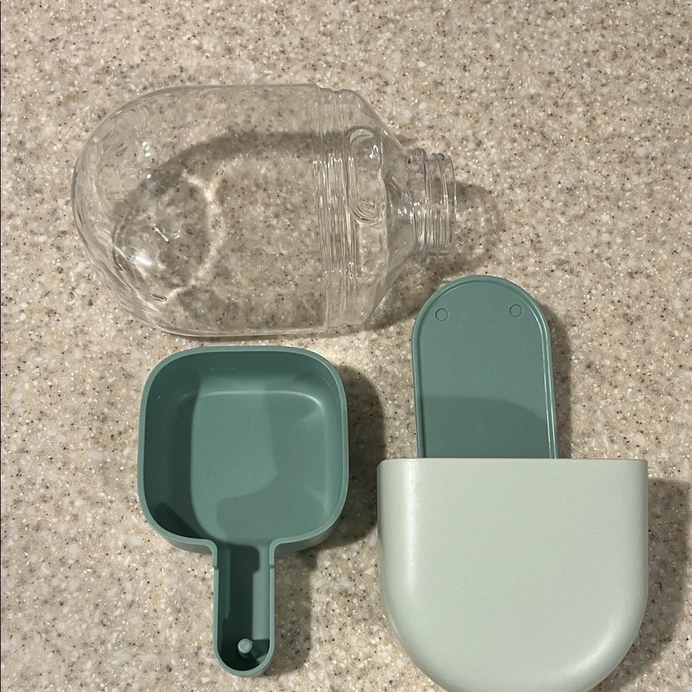 Clear and Green Parakeet Pet Food /Water Dispenser